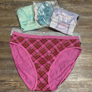 Victoria’s Secret 5 PAIRS Preppy Holiday Plaid‎ Basic Designer Panties NEW MEDIA